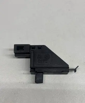 Volkswagen Golf V Other switches/knobs/shifts 1K0947561