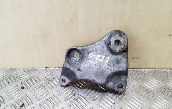 Mercedes-Benz A W169 Gearbox mounting bracket A1692420401
