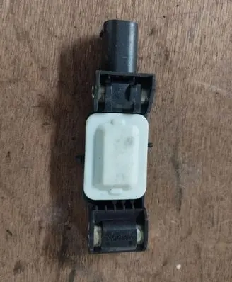 Chrysler Voyager Airbag deployment crash/impact sensor 04727069AD