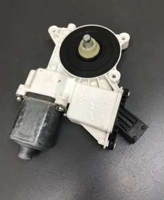 Volvo C70 Rear door window regulator motor 0130822246