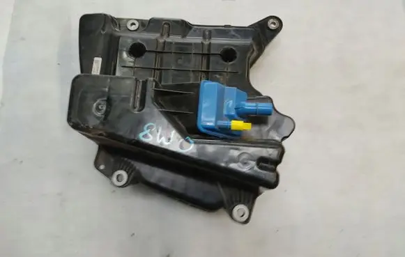 Audi A4 S4 B9 AdBlue liquid reservoir 8W0131878BT