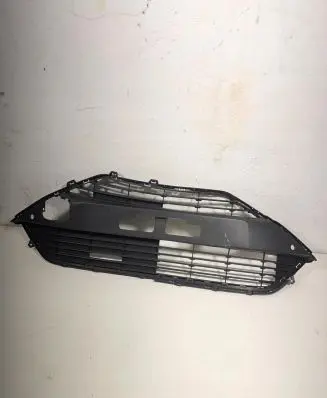 Toyota Aygo AB40 Front bumper upper radiator grill