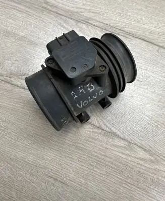 Volvo V70 Mass air flow meter 9202199 8T71C0 MB1974080040