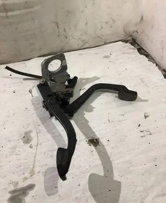 BMW 3 E46 Brake pedal 2229128