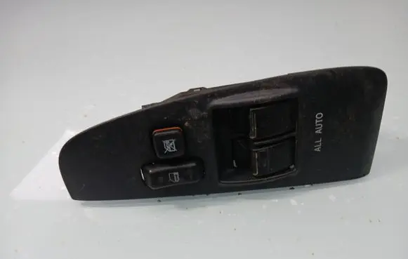Toyota Avensis T250 Electric window control switch