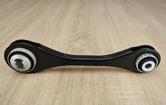 Rear upper control arm/wishbone