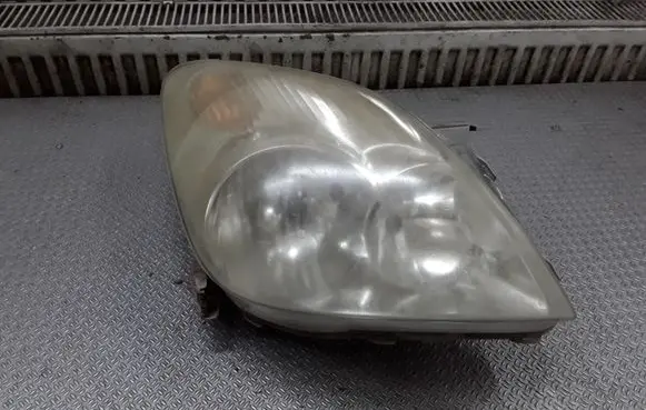 Toyota Corolla Verso E121 Headlight/headlamp