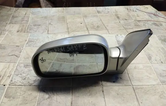 Hyundai Santa Fe Front door electric wing mirror 012147 012148 022147