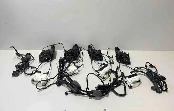 BMW X5 G05 Front door lock 7477699 7477702