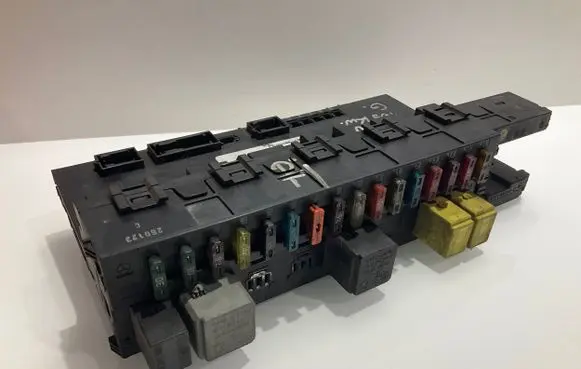 Mercedes-Benz C W203 SAM control unit 2035450701 5DK00797420 A2035450701