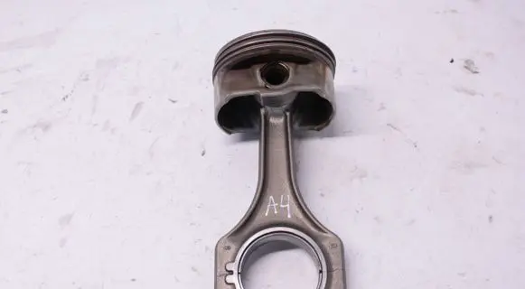 BMW M3 e92 Piston with connecting rod 7840918 30922 682