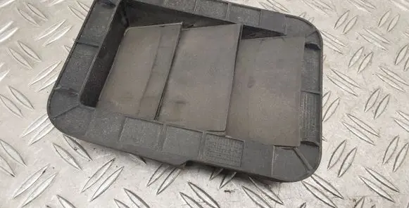 Toyota Verso Quarter panel pressure vent 629400F010