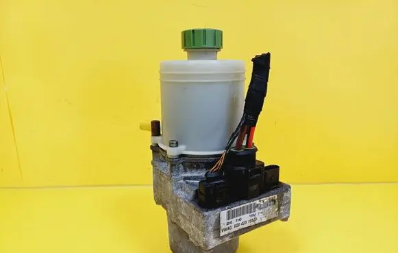 Volkswagen Polo IV 9N3 Power steering pump 6Q0423155AA
