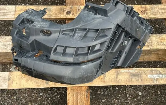 Front bumper mounting bracket