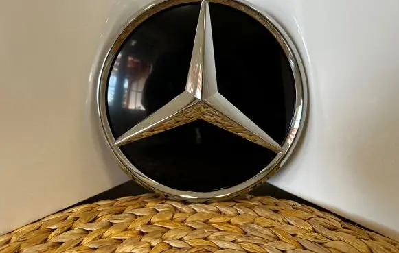 Mercedes-Benz GLC C254 Manufacturer badge logo/emblem A0008800600