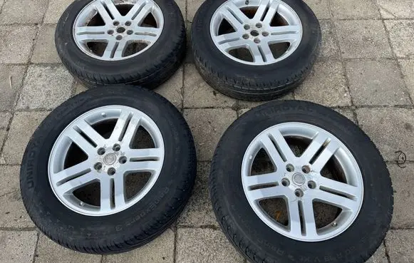 Chrysler 300 - 300C R18 alloy rim 