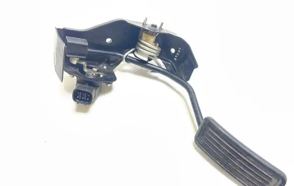 Toyota Avensis T250 Accelerator throttle pedal 7811135030
