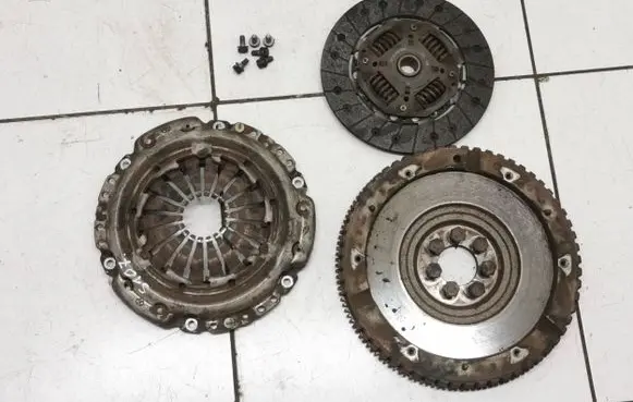 Renault Kangoo II Clutch set kit 8200527569gb 8200335084gb