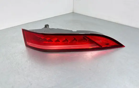 Jaguar F-Pace Rear/tail lights HK8313404AF