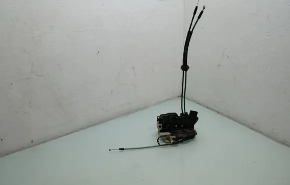 KIA Sorento Rear door lock