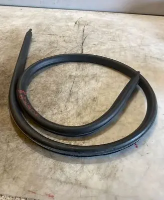 Opel Cascada Rubber seal front door (on door) 565740102 13369187