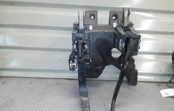 Opel Meriva B Pedal assembly 13252873 00012575