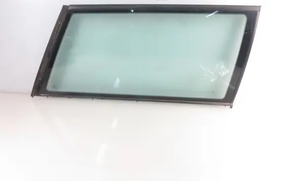 Volkswagen PASSAT B5.5 Rear side window