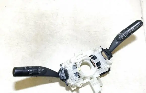 Subaru Impreza III Wiper turn signal indicator stalk/switch 83111fg150
