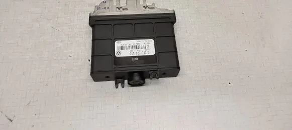 Volkswagen Golf III Gearbox control unit/module 01M927733G 1H1927739AT 5DG00764108