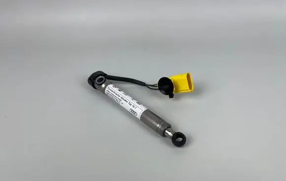 Audi Q7 4M Bonnet Pedestrian Airbag Actuator 4M0823823E 4M0823823