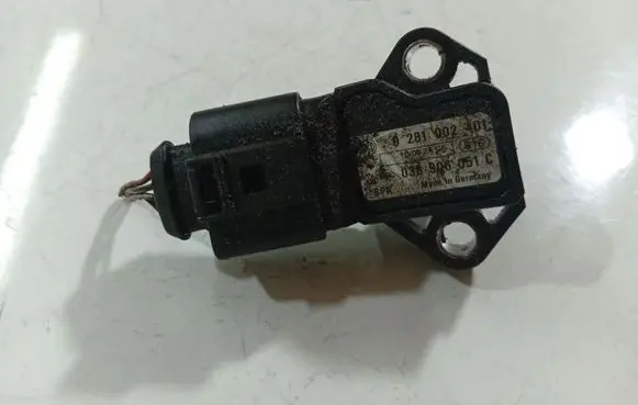 Audi A6 S6 C6 4F Air pressure sensor 0281002401