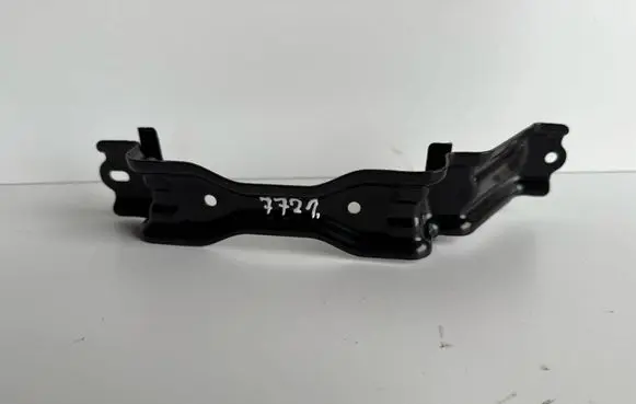 Toyota RAV 4 (XA50) Battery bracket 