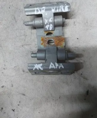 Volvo XC90 Front door hinge set 