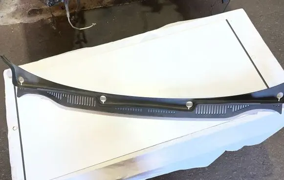 Volkswagen Caddy Wiper trim 2K0819403