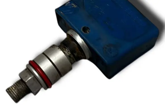 Nissan Almera N16 Tire pressure sensor T465 8200169160