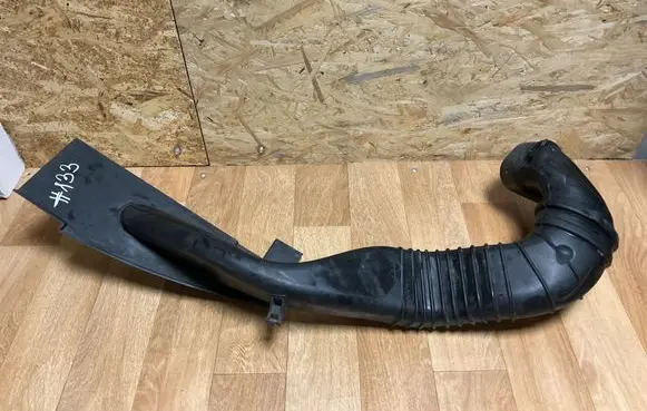 Opel Insignia A Air intake duct part 20985850 71760 95061