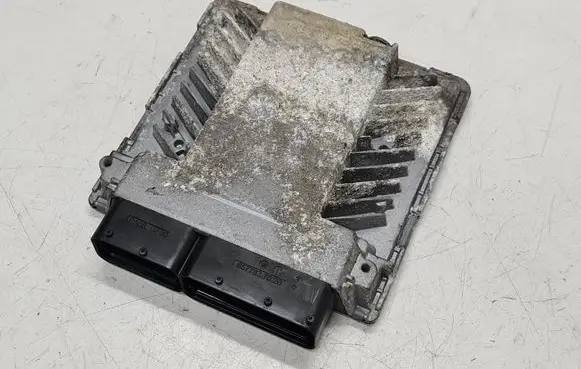 Volkswagen PASSAT B6 Engine control unit/module 03G906018
