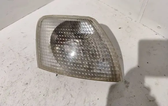 Volkswagen PASSAT B5 Front indicator light 3B0953650C