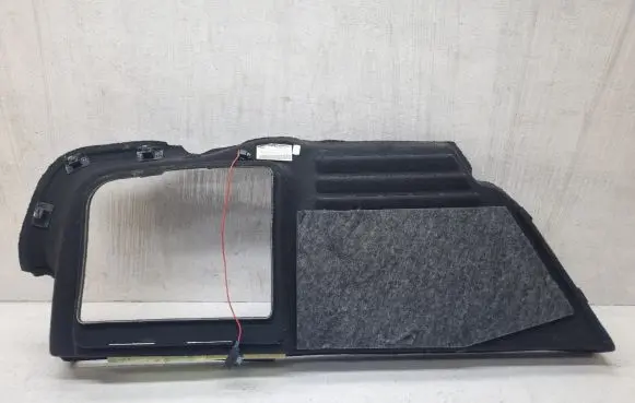 Trunk/boot lower side trim panel