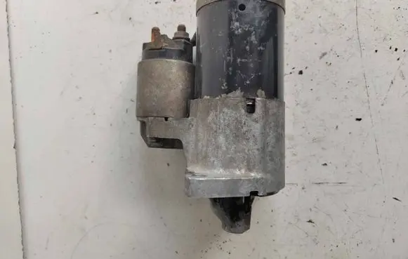 Suzuki Grand Vitara II Starter motor M000T21671