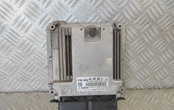 Volkswagen PASSAT B8 Engine control unit/module 04L907309M 0281030462