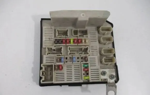 Renault Scenic II - Grand scenic II Fuse module 8200481866F
