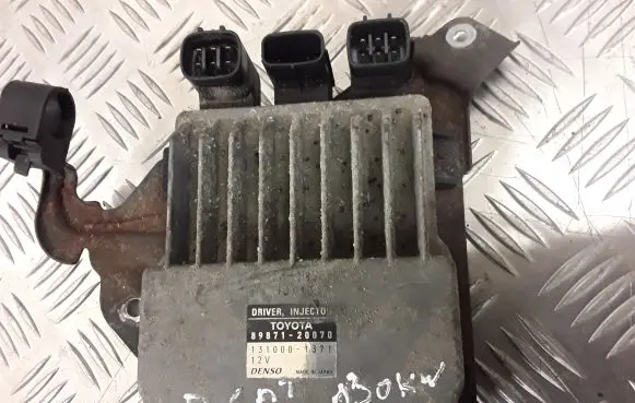 Toyota Avensis T250 Fuel injection control unit/module 8987120070 1310001371