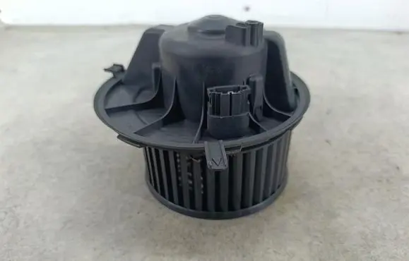 Skoda Octavia Mk2 (1Z) Heater fan/blower 1K1819015A