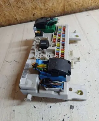 Ford Focus C-MAX Fuse module 3M5T14A073BG 519058408 00005982