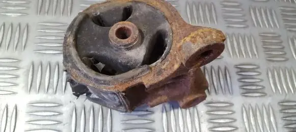 Honda Accord Engine mount bracket