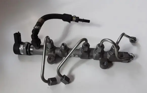Fuel main line pipe