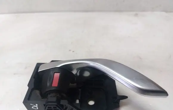 Mazda CX-5 Front door interior handle T8314