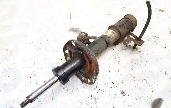 Opel Zafira B Front shock absorber/damper 13280741 368135153