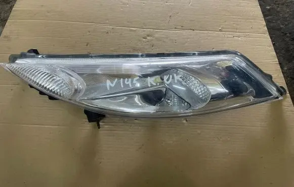 Nissan Juke I F15 Headlight/headlamp 1492